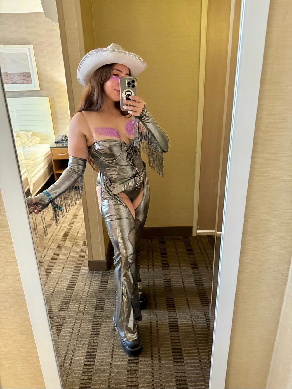 Cowgirl costume - Picture 3 of 3